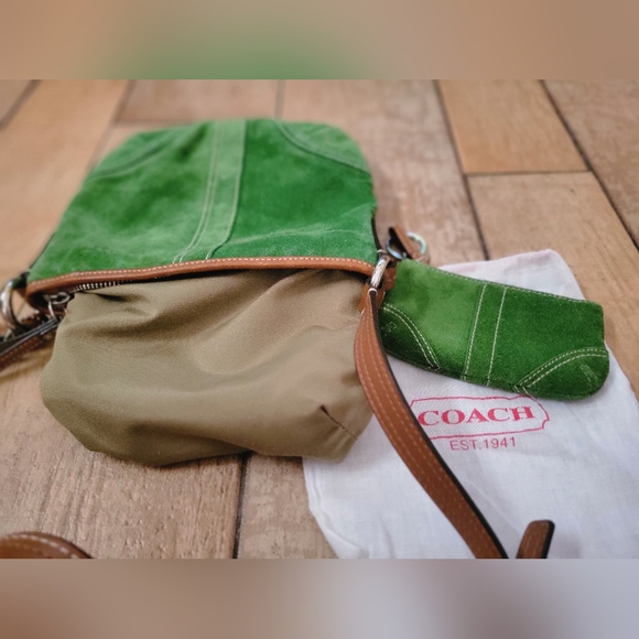 Vintage COACH green suede crossbody and card case*does NOT come w Coach dust bag - Picture 7 of 9